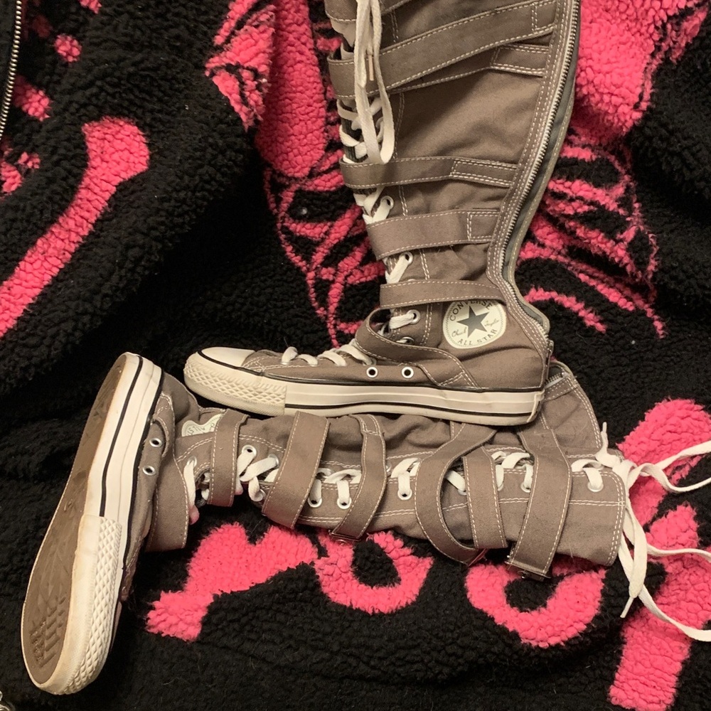 Knee high Converse grey with buckles